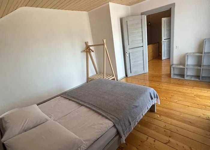 House Yablunytsya